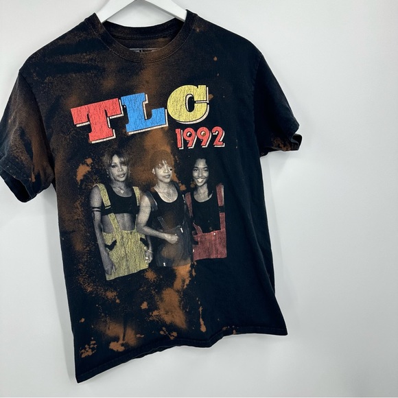 TLC Graphic Print Bleach Splatter Short Sleeve Shirt Size Medium Upcycled - Picture 2 of 7